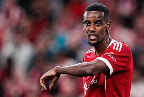 Alexander Isak's First Appearance Delivers Glamour Despite Noticeable Lack of Match Fitness